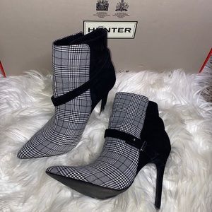 High heel boots